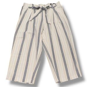 NWT SoHo Apparel Size Medium Cropped Relaxed Elastic Tie Front Pants Pockets